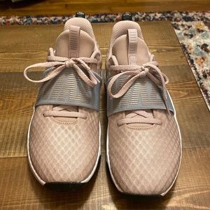 Womens Nike Renew In-Season Trainers. Stone mauve/black. Size 7 1/2. EUC.